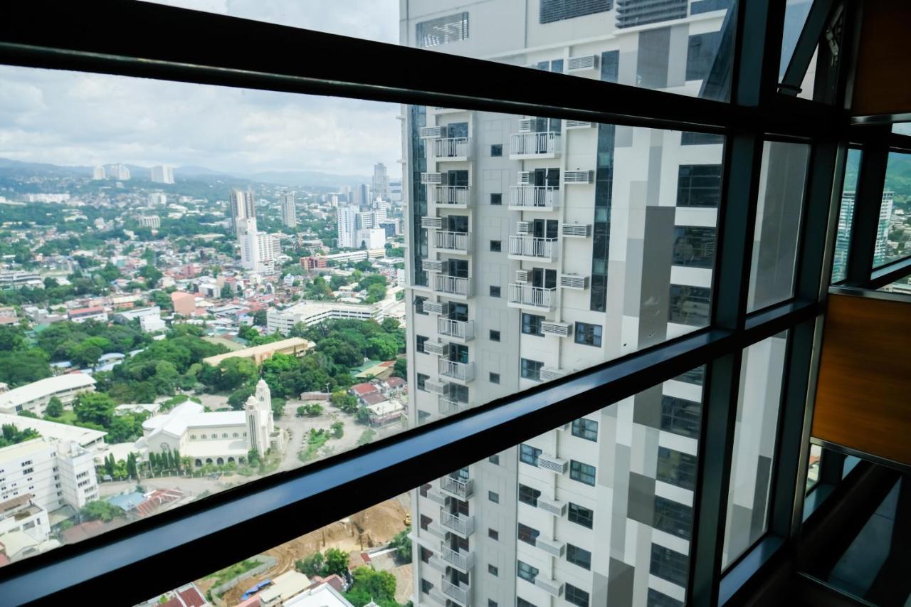 Ezeniel'S Place At Horizons 101 Condominium Cebu Luaran gambar